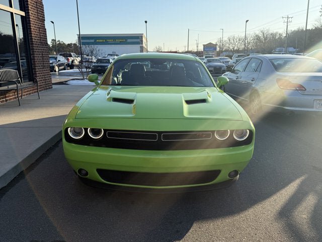 Used 2015 Dodge Challenger R/T Plus RWD image 9