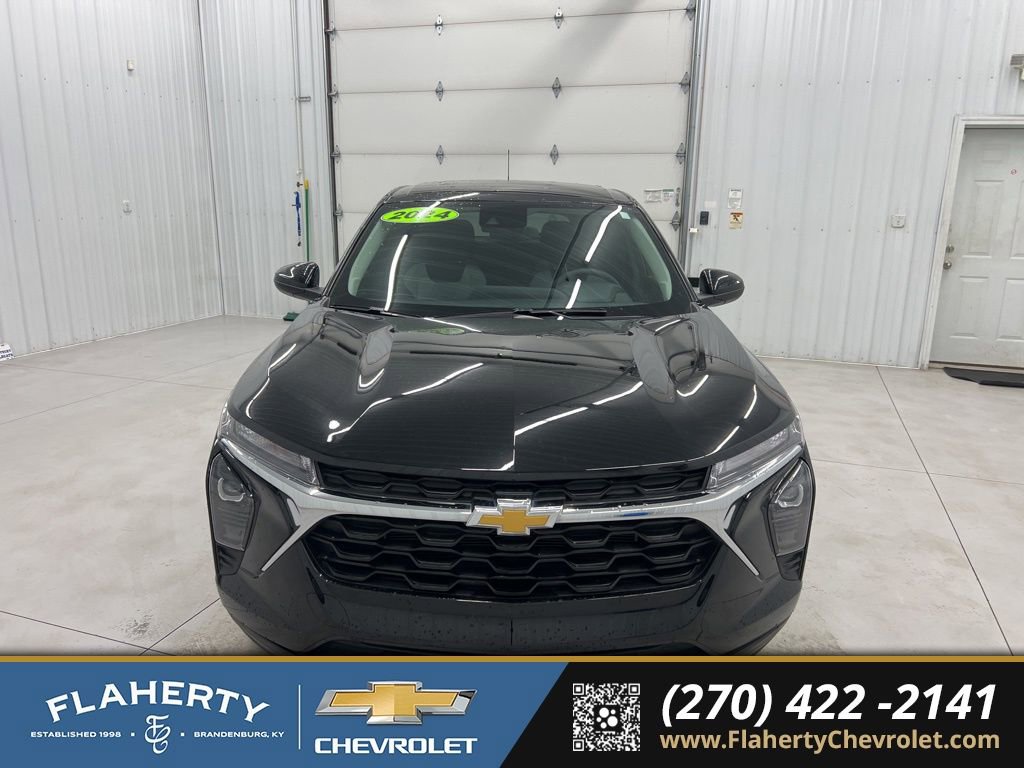 Used 2024 Chevrolet Trax LS w/ LS Convenience Package image 7