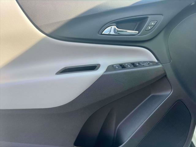 Used 2023 Chevrolet Equinox LS image 16