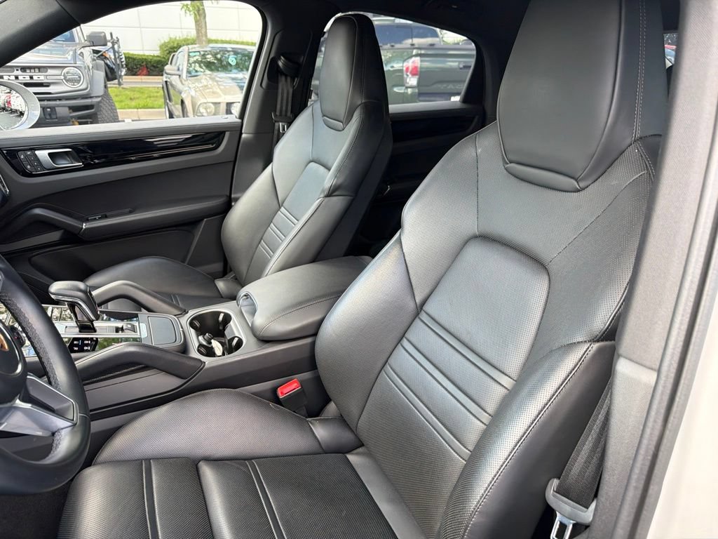 Used 2022 Porsche Cayenne E-Hybrid Coupe w/ Premium Plus Package AWD/4WD image 10