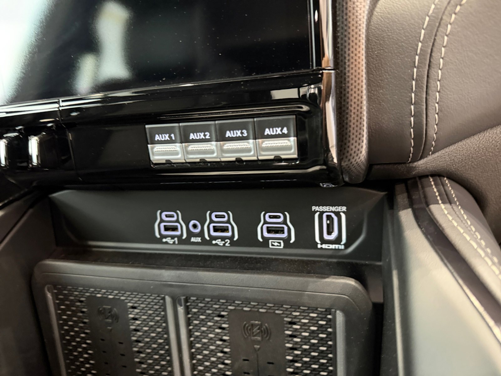 New 2026 RAM 3500 Limited AWD/4WD image 31