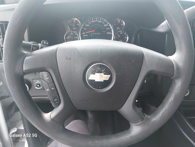 Used 2017 Chevrolet Express 4500 image 32
