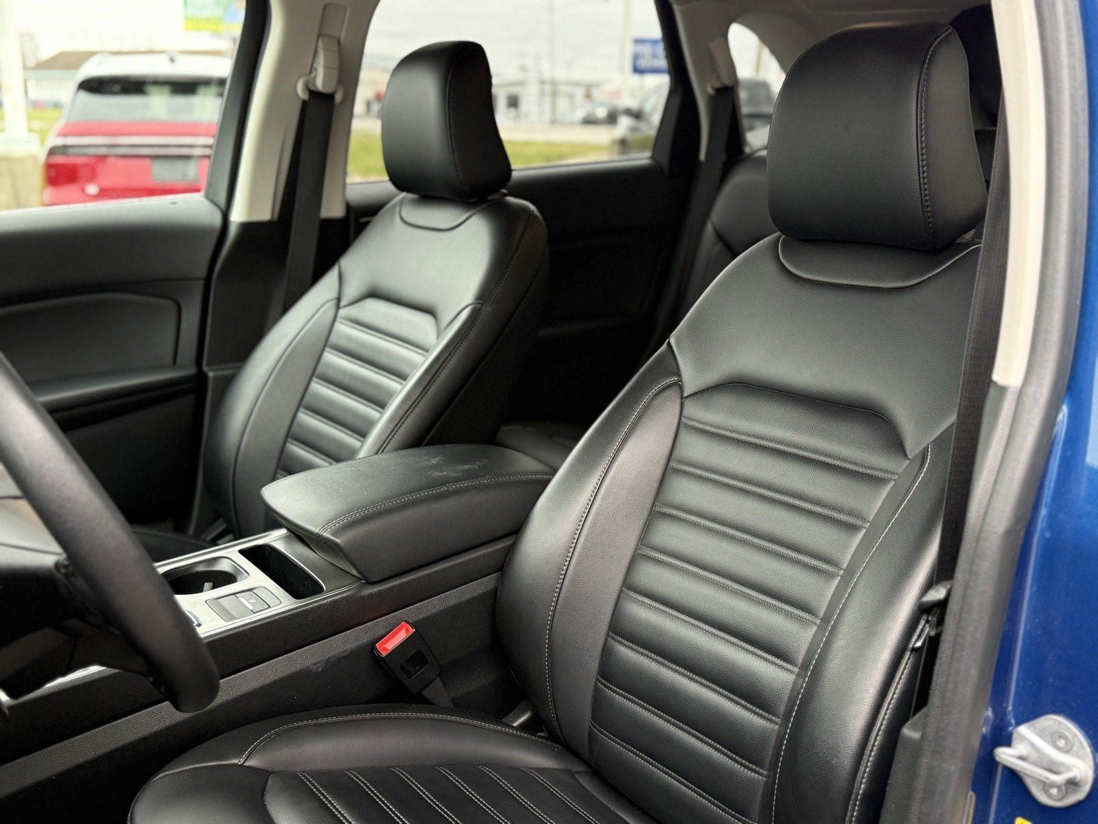 Used 2022 Ford Edge SEL image 7