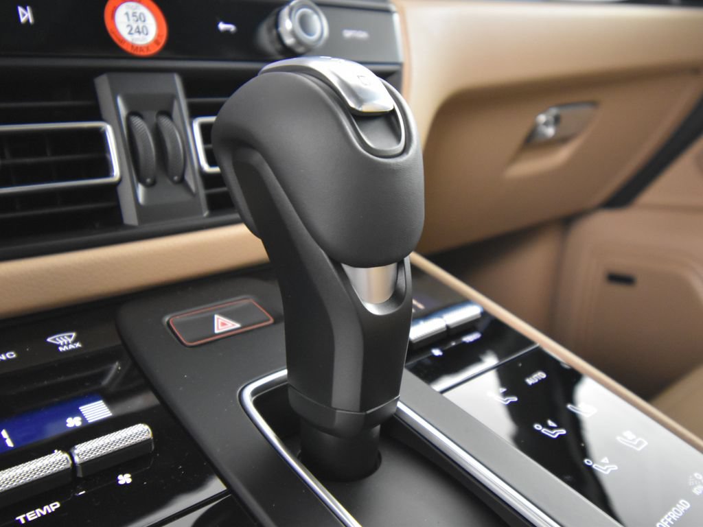 Used 2026 Porsche Macan AWD/4WD image 29