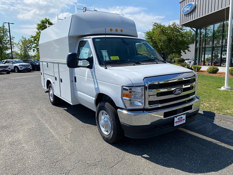 New 2026 Ford E-350 and Econoline 350 Super Duty w/ Power Equipment Group RWD image 3
