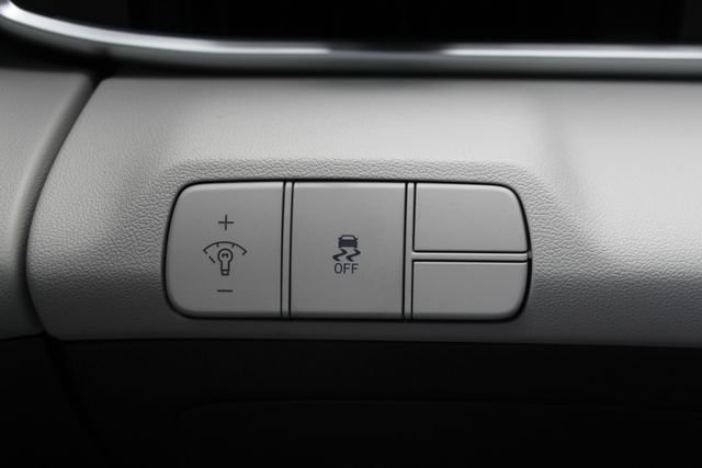 New 2026 Hyundai Elantra Limited FWD image 19
