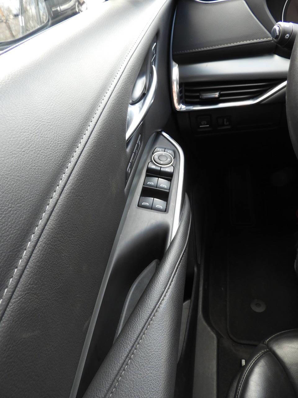 Used 2023 Cadillac XT4 Premium Luxury w/ Cold Weather Package FWD image 20