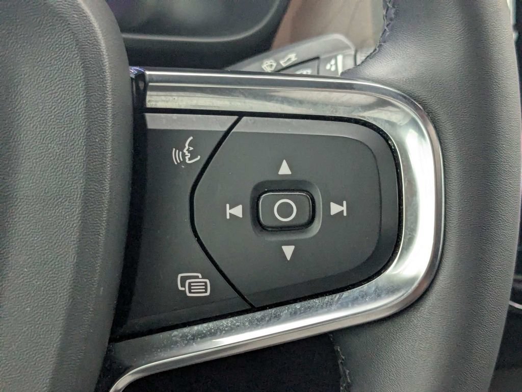 Certified 2024 Volvo C40 Recharge Core AWD/4WD image 35