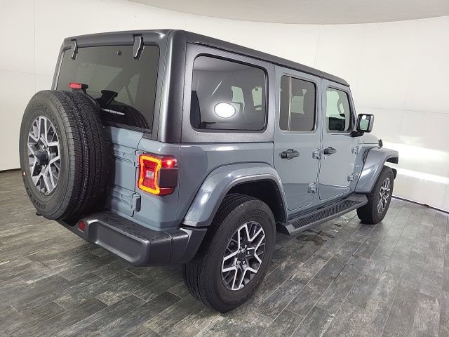 Used 2024 Jeep Wrangler Sahara image 5