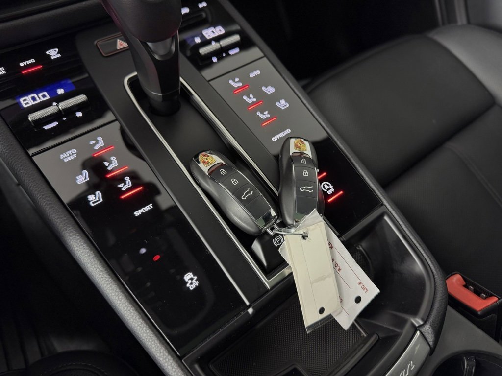 Certified 2025 Porsche Macan image 27