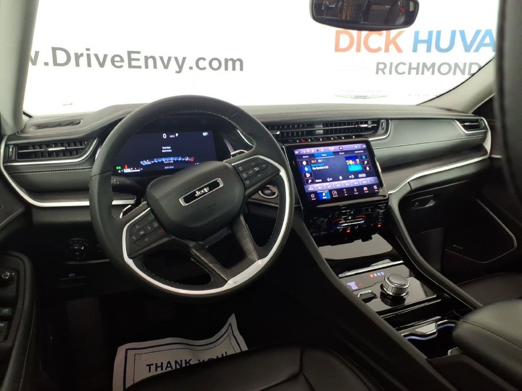 Used 2023 Jeep Grand Cherokee Limited w/ Black Appearance Package AWD/4WD image 10