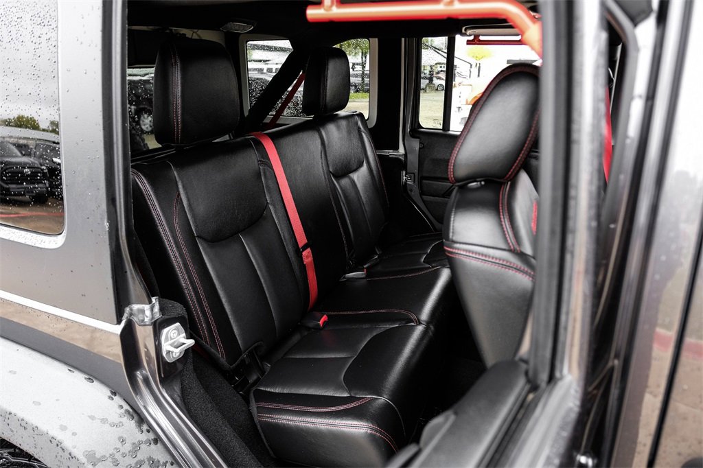 Used 2017 Jeep Wrangler Unlimited Rubicon image 36