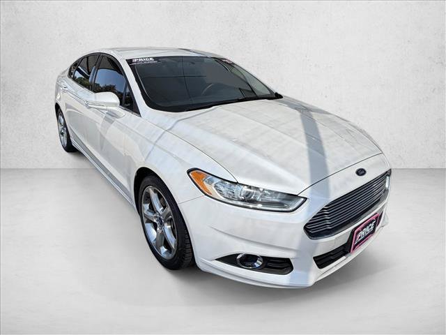 Used 2015 Ford Fusion SE w/ Equipment Group 201A FWD image 3