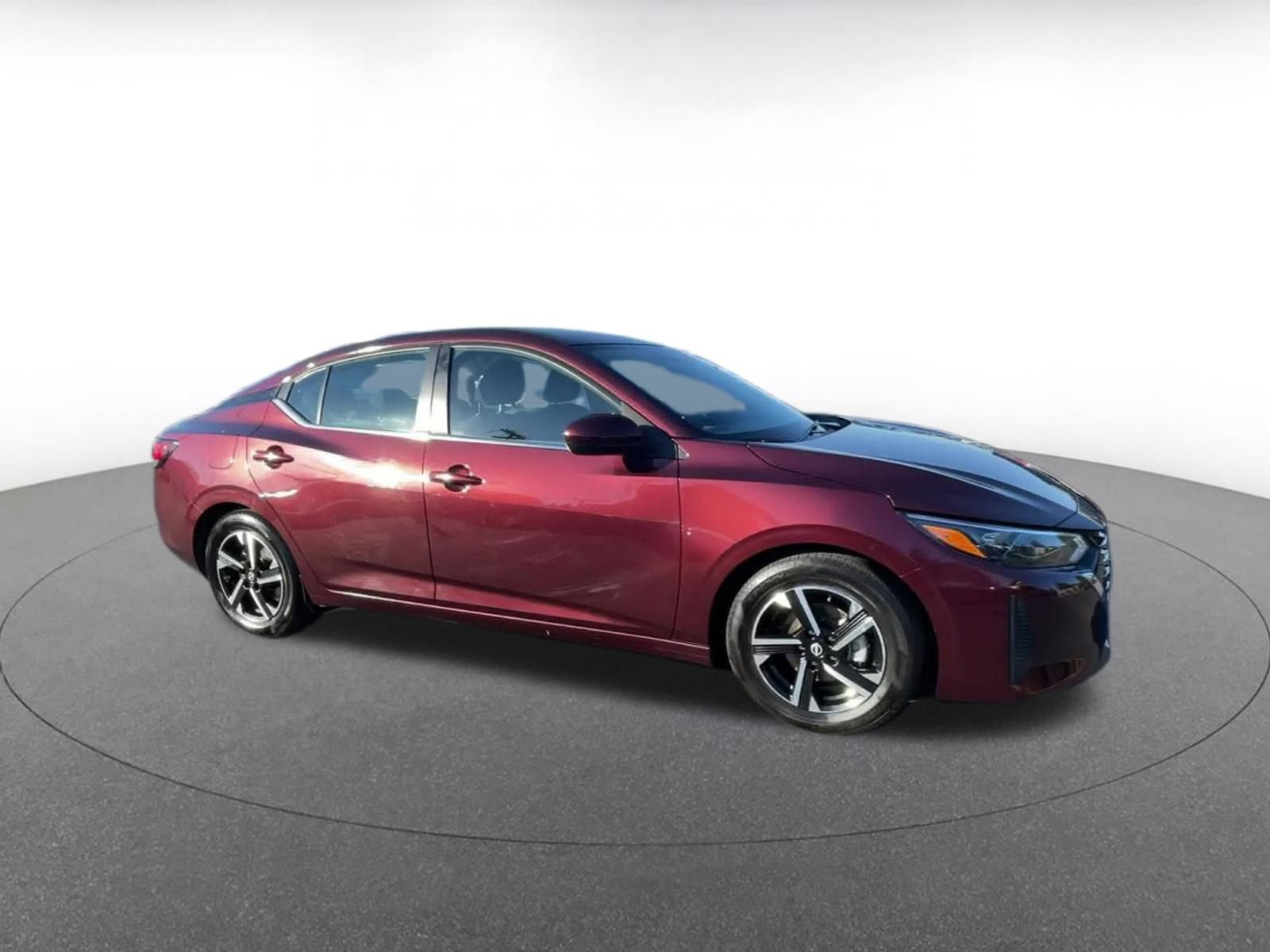 Used 2025 Nissan Sentra SV image 2