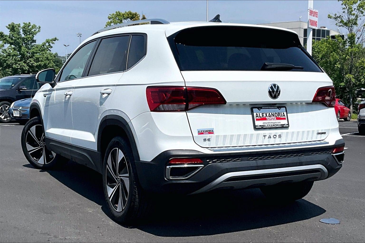 Used 2023 Volkswagen Taos SE AWD/4WD image 10
