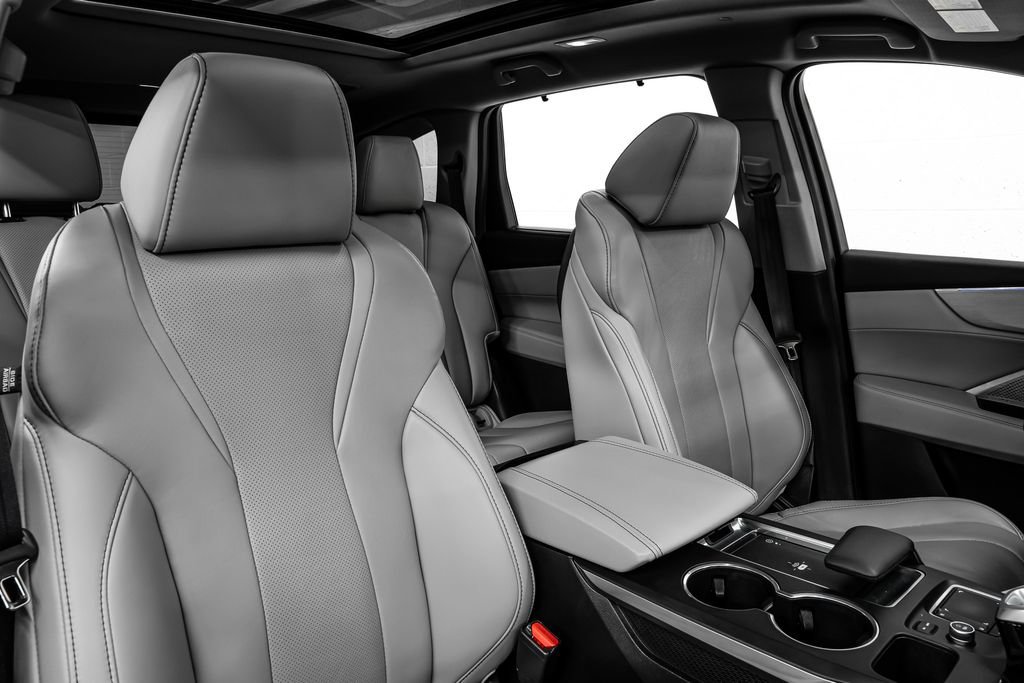 Certified 2023 Acura MDX FWD w/ Technology Package image 33