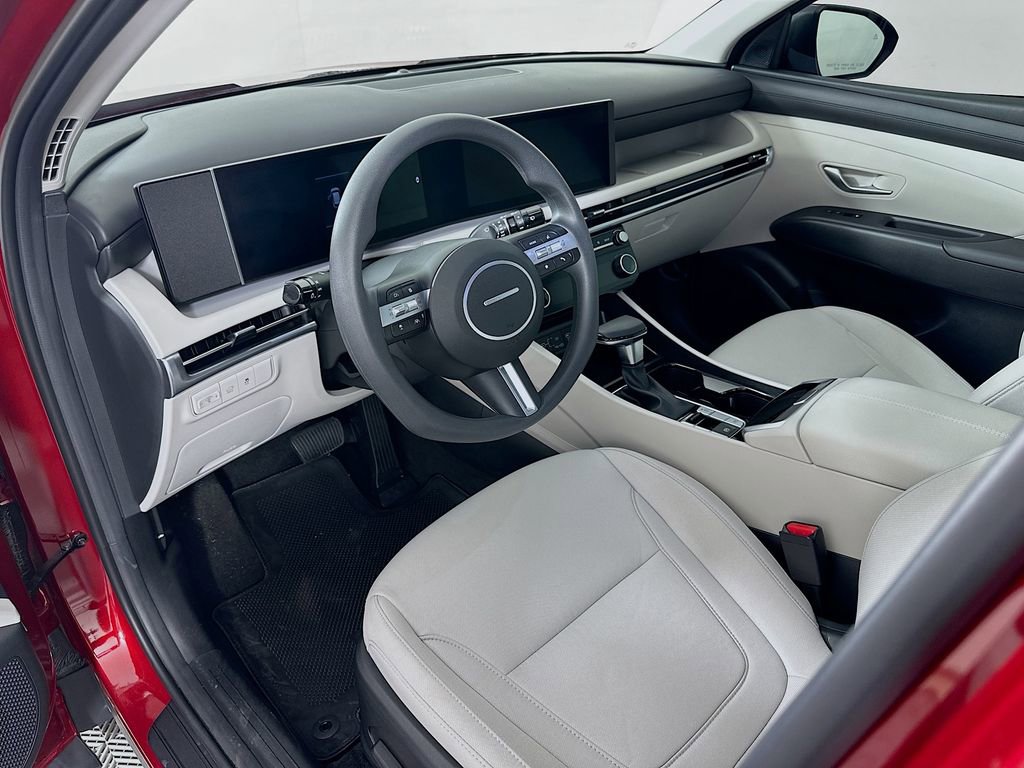 Certified 2025 Hyundai Tucson SEL image 9