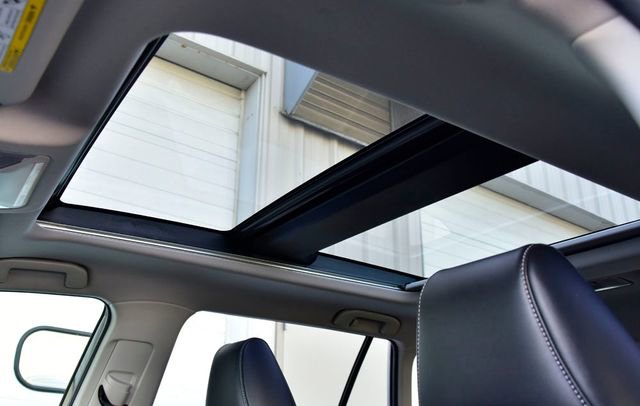 Used 2019 Toyota RAV4 Limited w/ Advanced Technology Package image 12