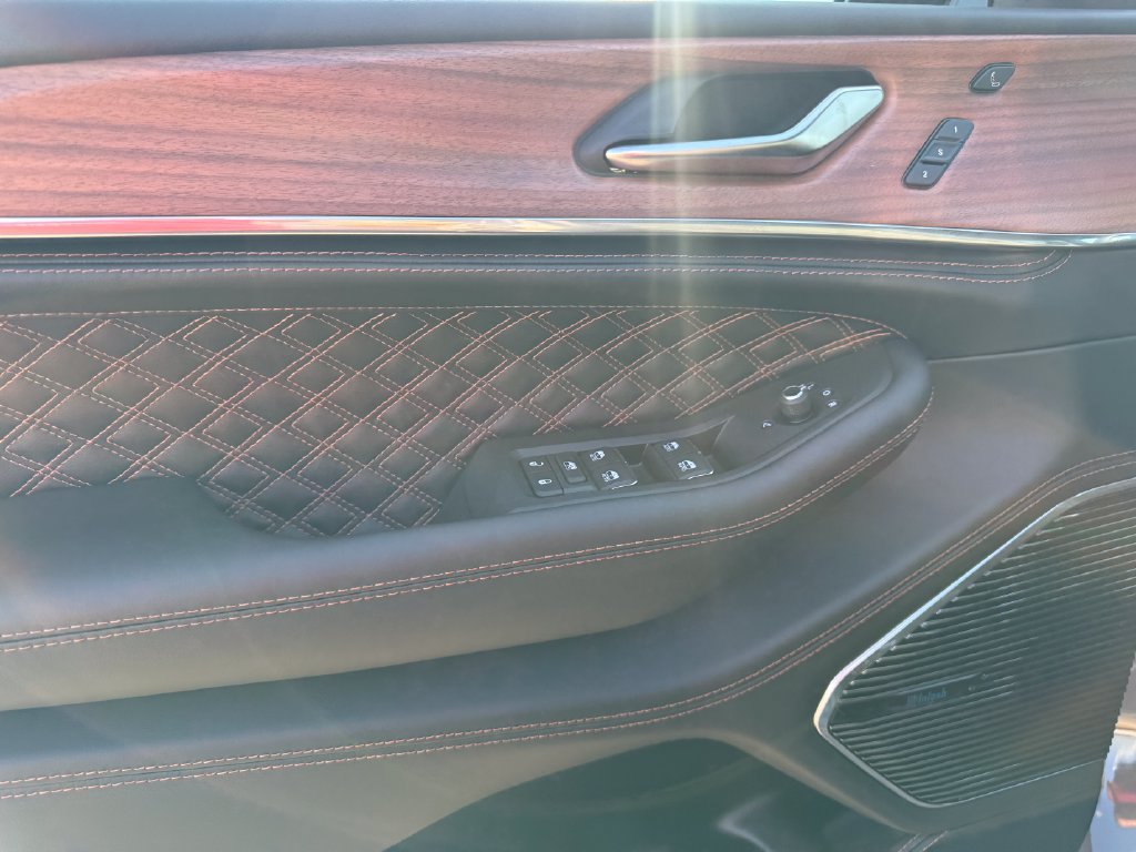 New 2027 Jeep Grand Cherokee Summit AWD/4WD image 5