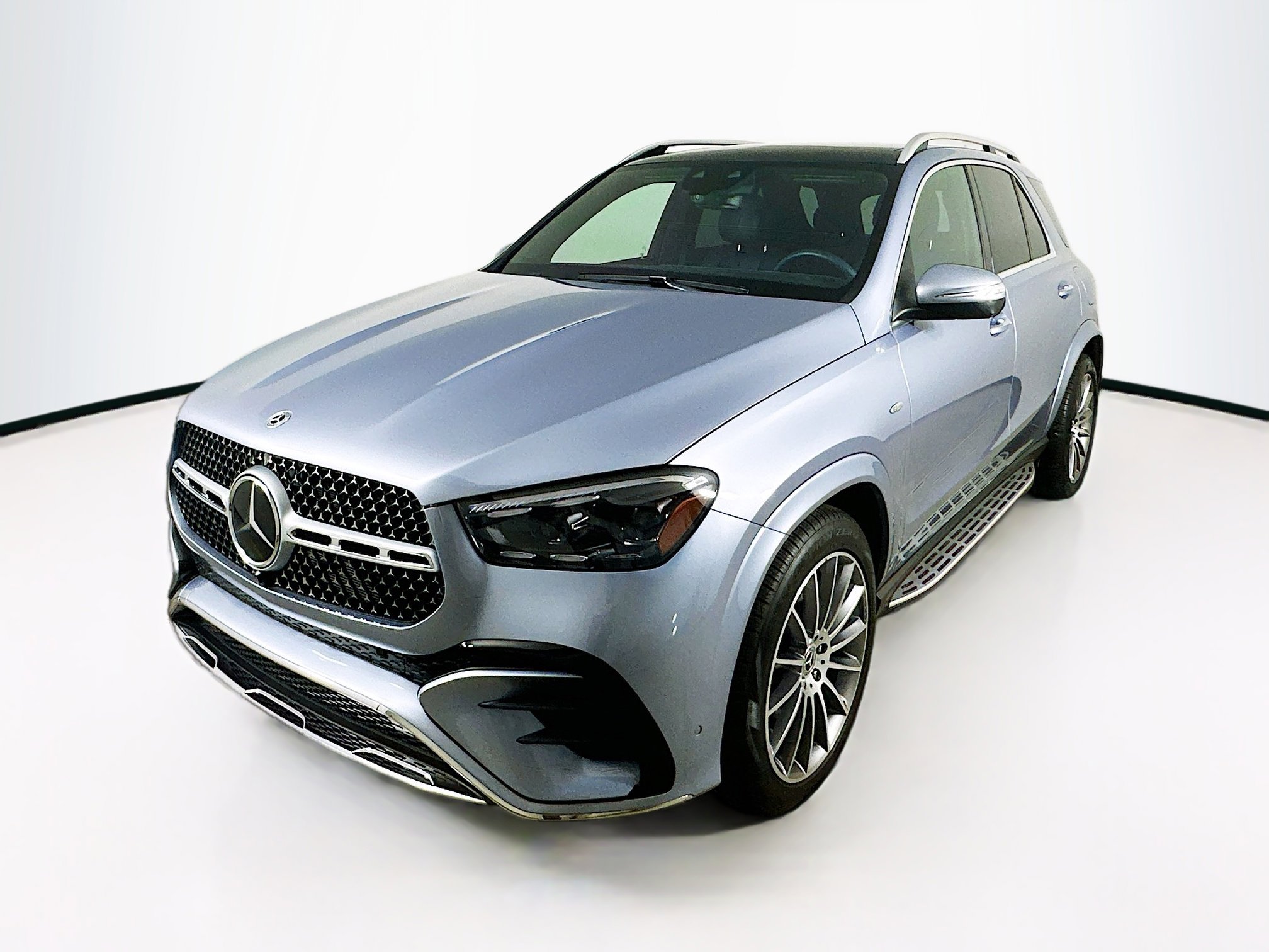 Certified 2025 Mercedes-Benz GLE 450e 4MATIC image 3