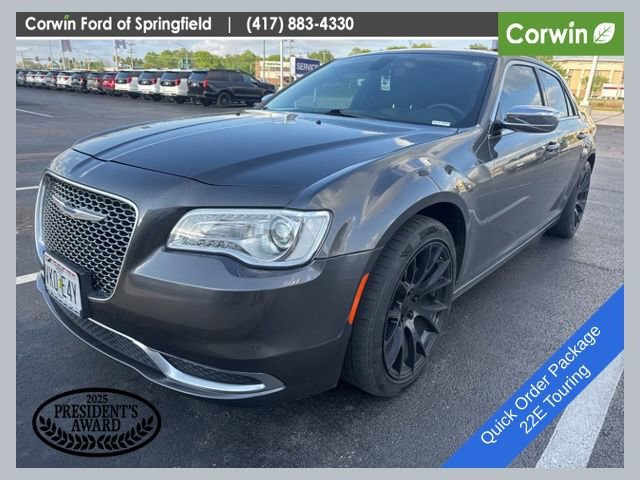 Used 2018 Chrysler 300 Touring w/ Chrome Appearance Package image 1
