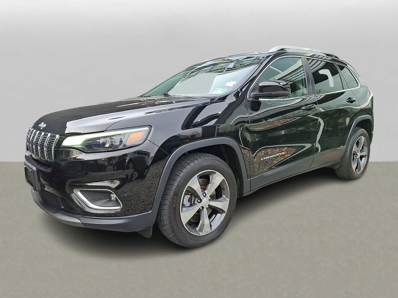 Used 2019 Jeep Cherokee Limited image 1