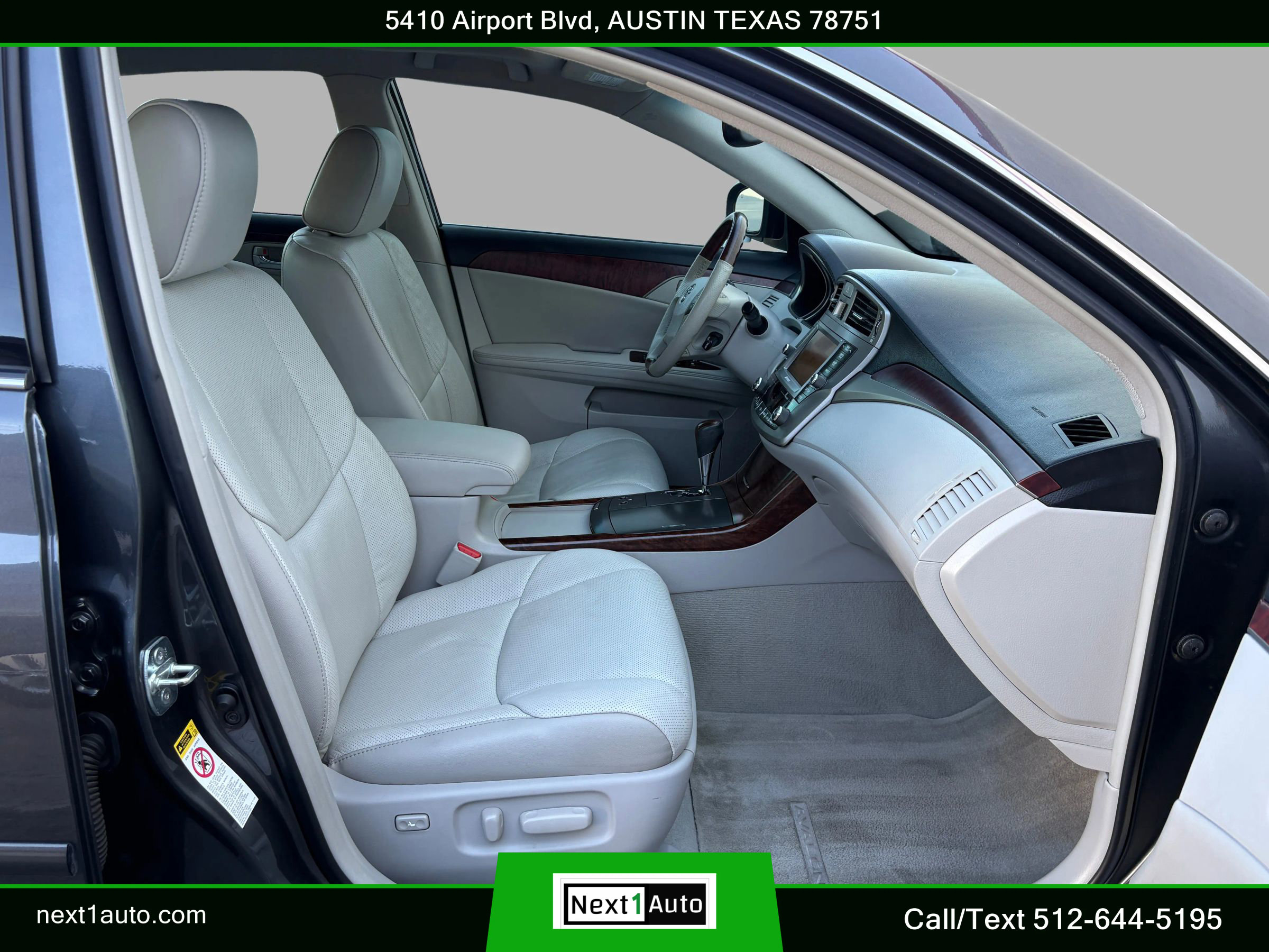 Used 2012 Toyota Avalon Limited image 28