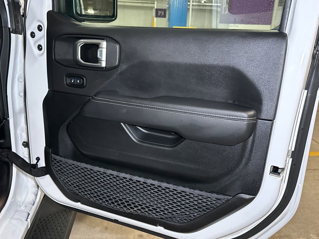 Used 2023 Jeep Wrangler Unlimited Sahara w/ Cold Weather Group image 12