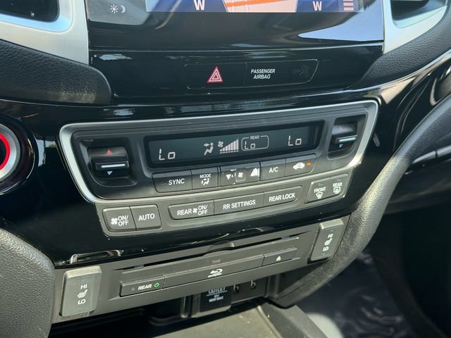 Used 2018 Honda Pilot Touring image 24