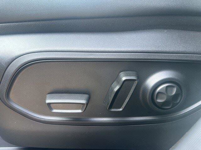 New 2025 Jeep Grand Cherokee Altitude image 6