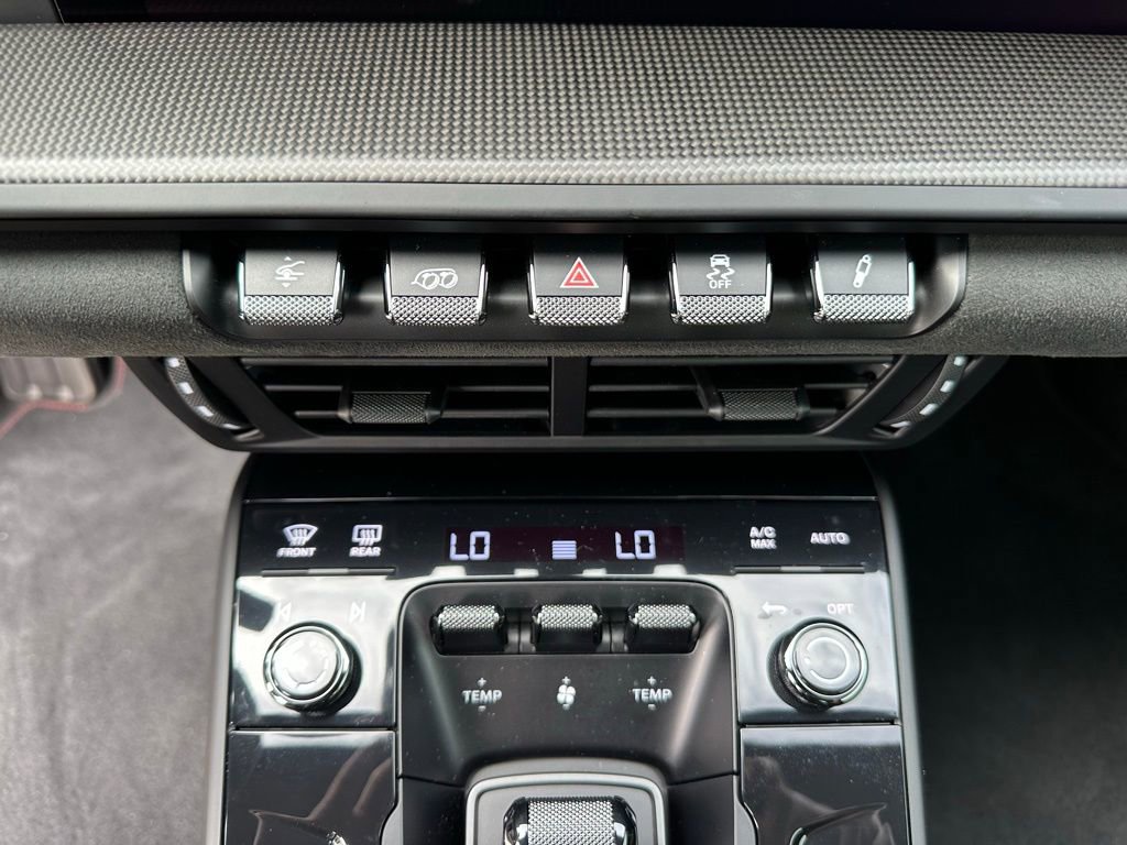 Used 2025 Porsche 911 Carrera GTS image 27