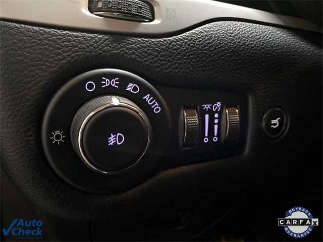 Used 2017 Jeep Cherokee Overland w/ Technology Group image 28