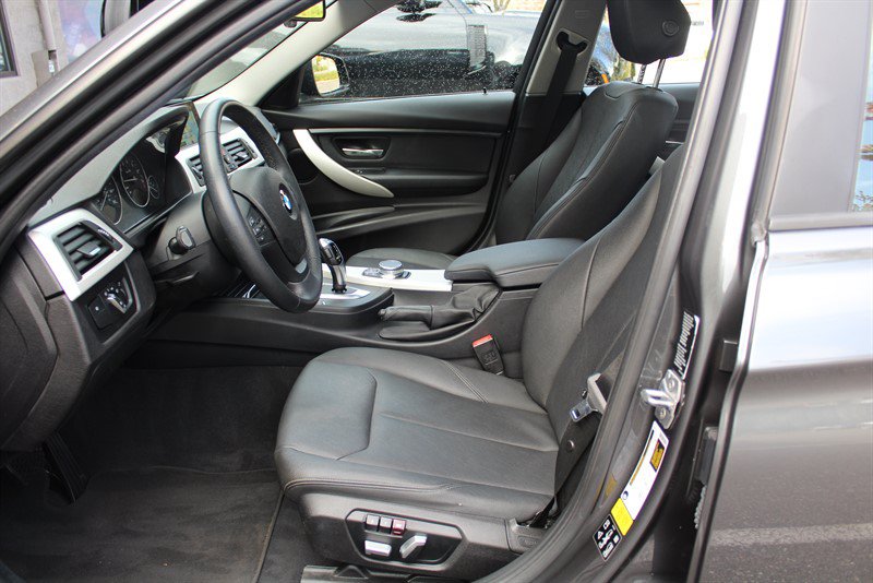Used 2018 BMW 320i xDrive Sedan AWD/4WD image 20