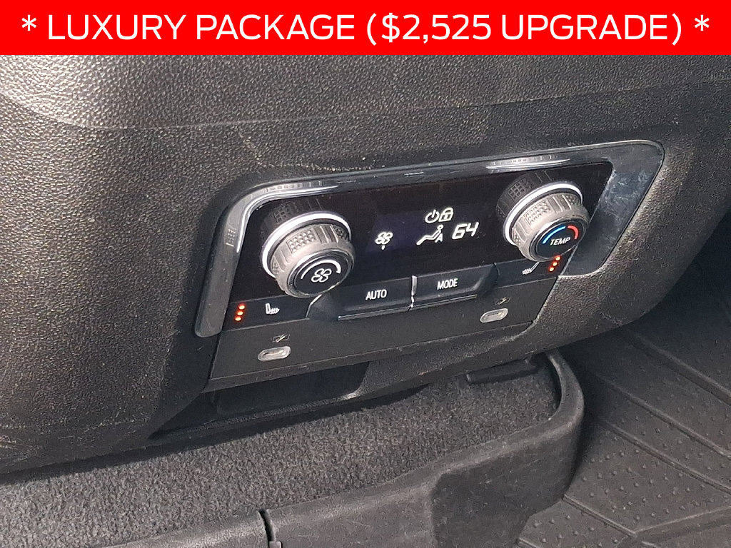 Used 2023 Chevrolet Tahoe Z71 w/ Luxury Package AWD/4WD image 12