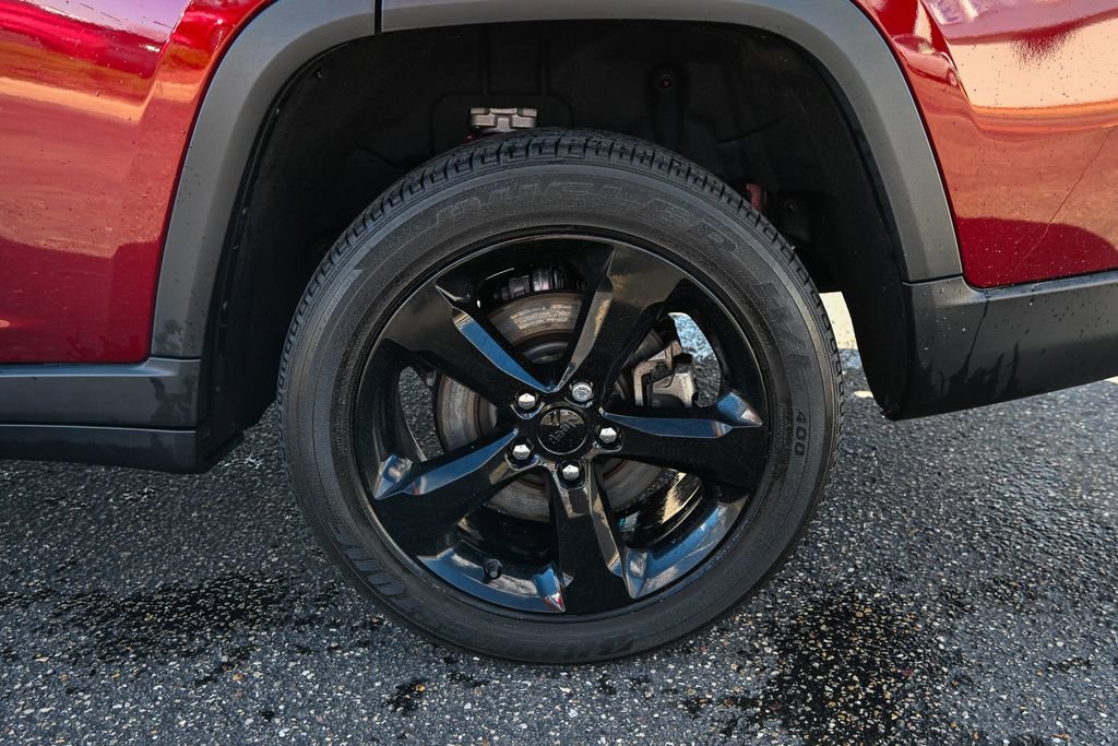 Used 2023 Jeep Grand Cherokee L Laredo image 13