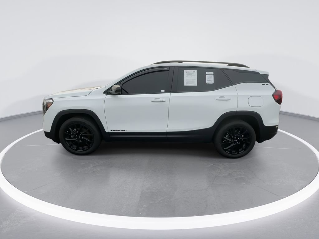 Used 2023 GMC Terrain SLE w/ Elevation Edition image 5