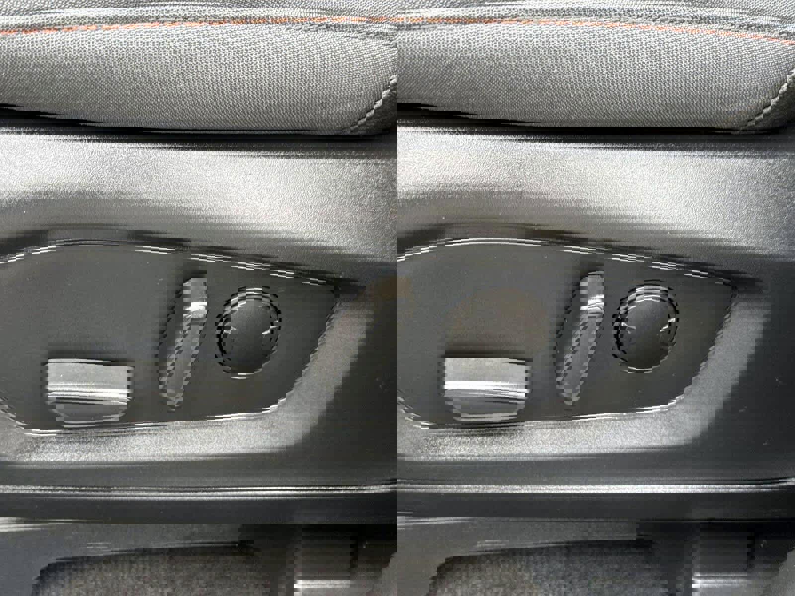 Used 2025 Ford Explorer Active image 17