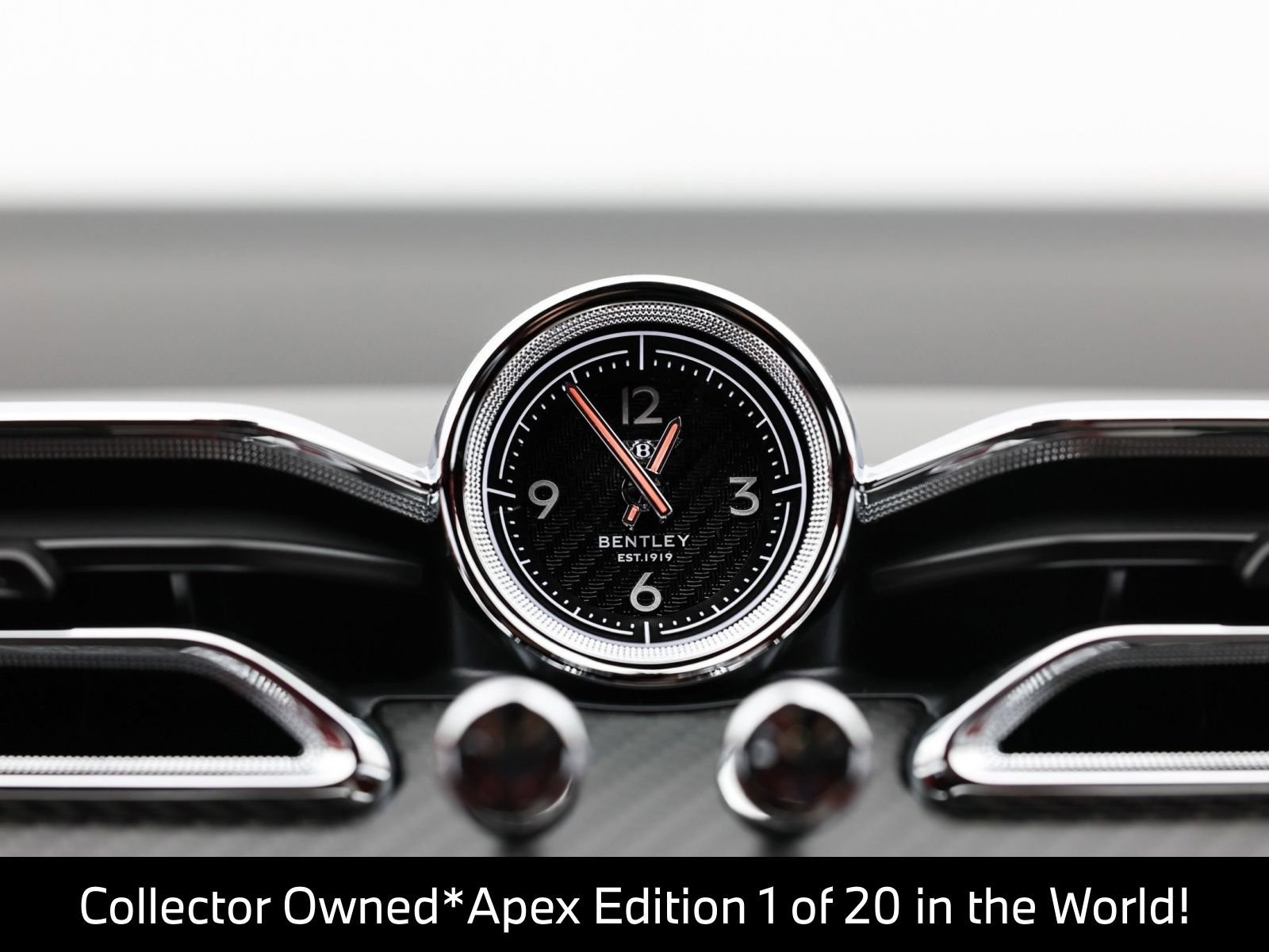 Used 2025 Bentley Bentayga AWD/4WD image 43