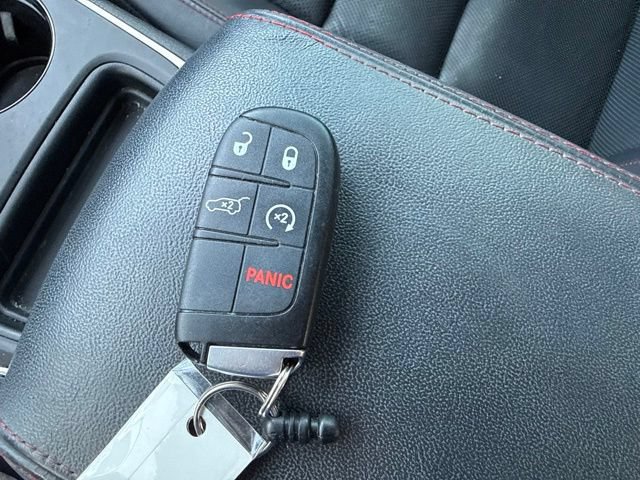 Used 2018 Dodge Durango R/T w/ Technology Group RWD image 44