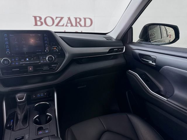 Used 2022 Toyota Highlander XLE image 27