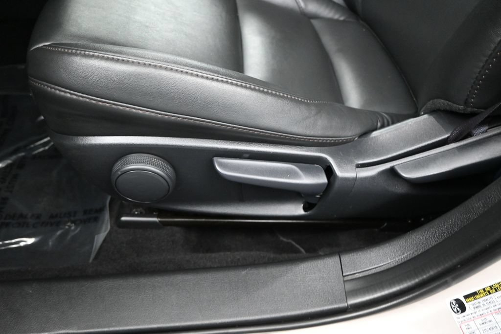 Used 2024 MAZDA MAZDA3 s FWD image 6