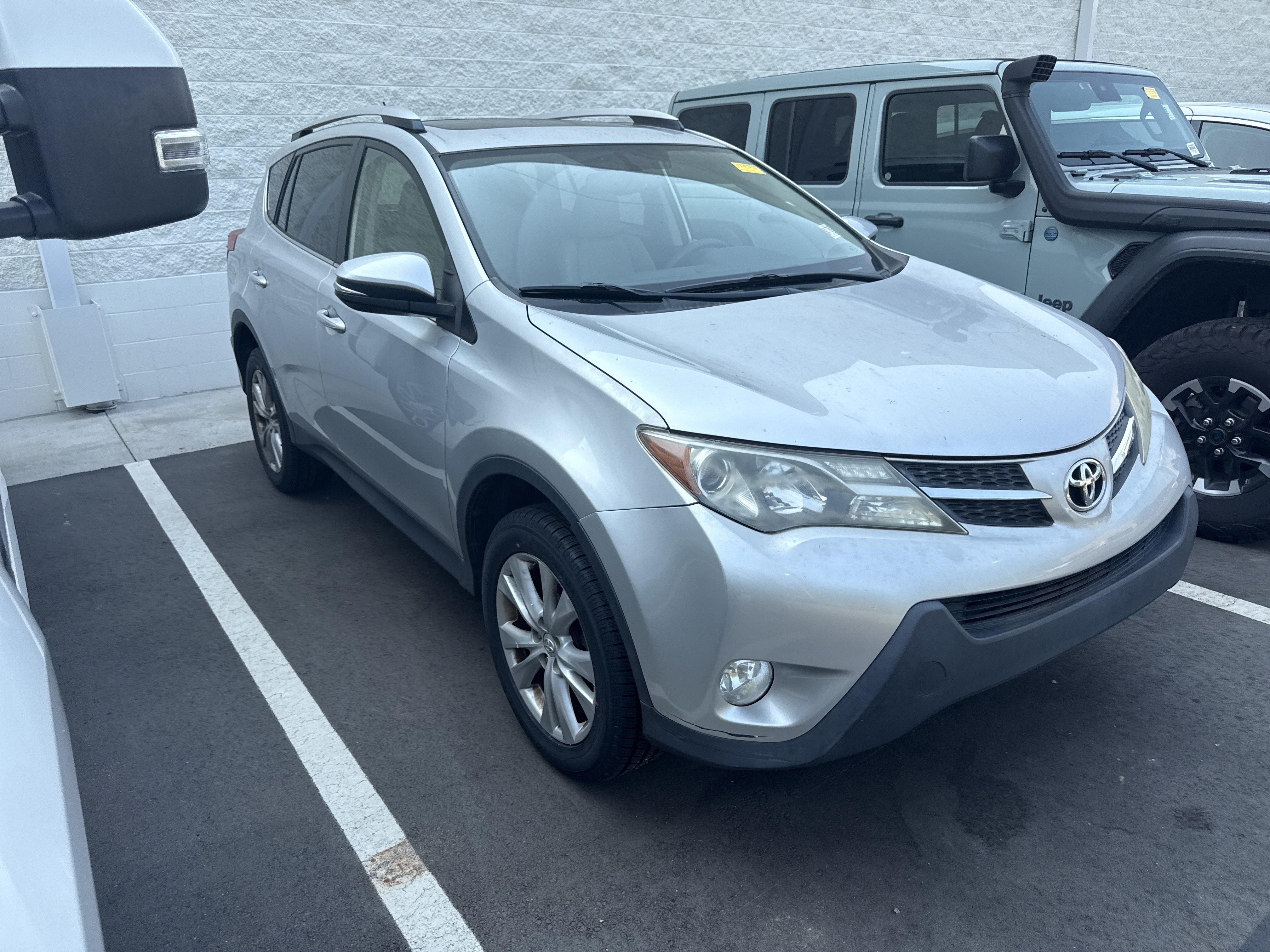 Used 2013 Toyota RAV4 Limited FWD image 38