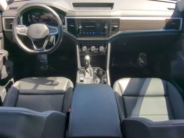 Used 2023 Volkswagen Atlas SE w/ Black Wheel Package image 12