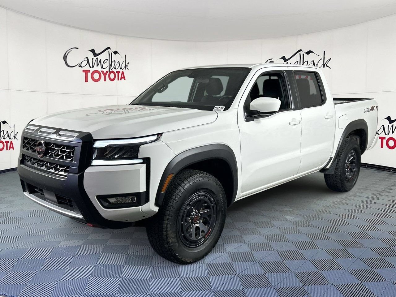 Used 2026 Nissan Frontier PRO-4X AWD/4WD image 4