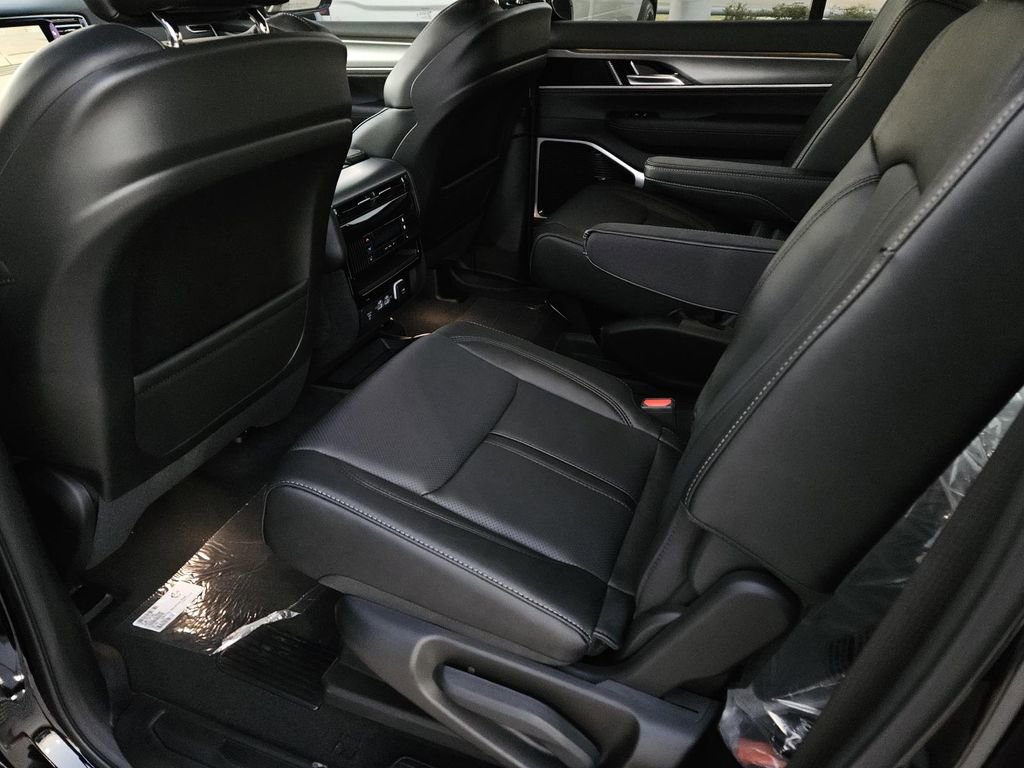 New 2026 Jeep Grand Wagoneer L Limited image 17
