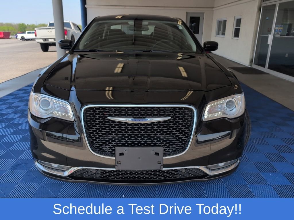 Used 2021 Chrysler 300 Touring L AWD/4WD image 2