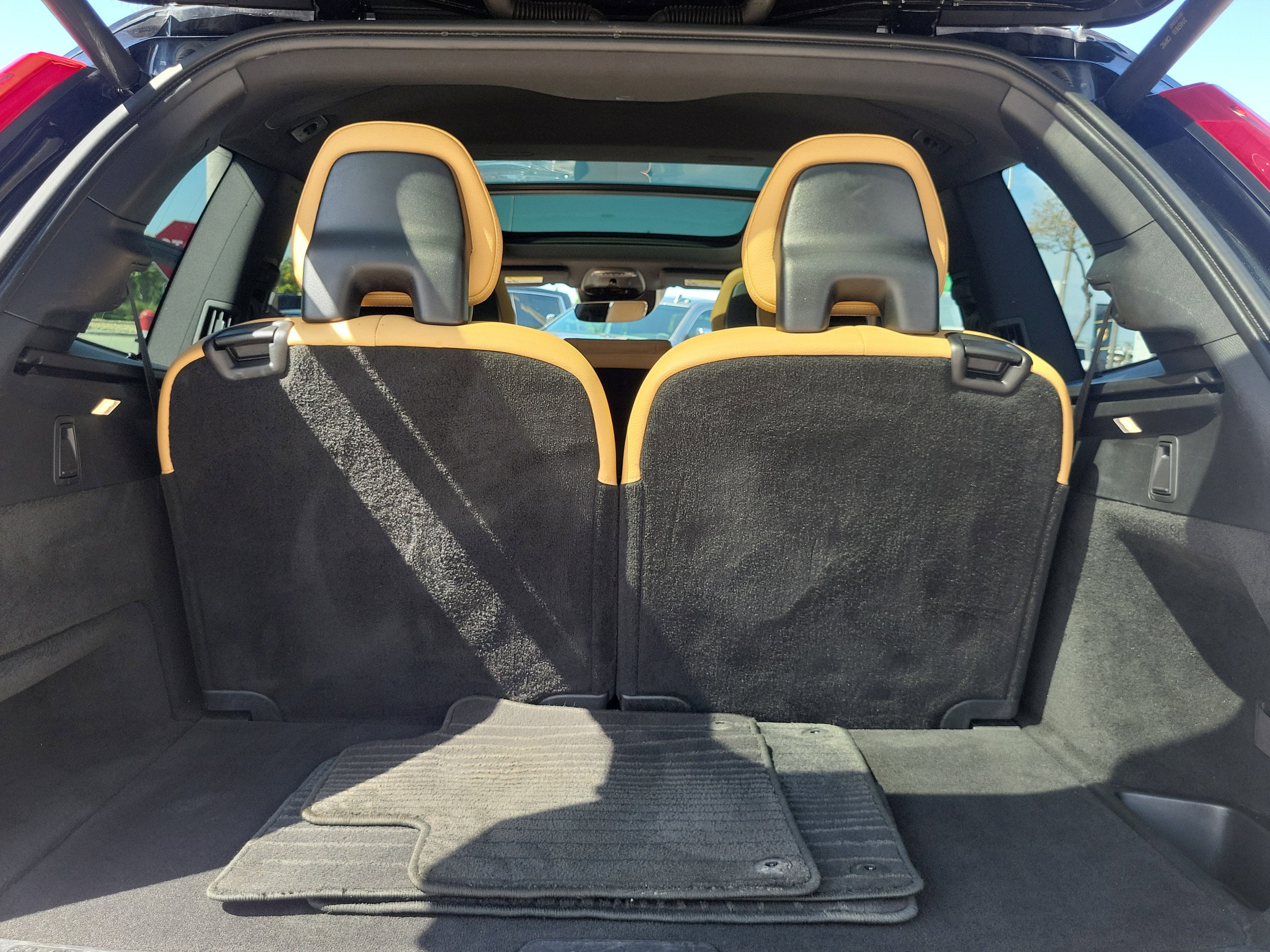 Used 2016 Volvo XC90 T6 Momentum w/ Momentum Plus Package image 16