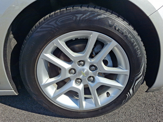 Used 2015 Chevrolet Malibu LT w/ Power Convenience Package FWD image 9