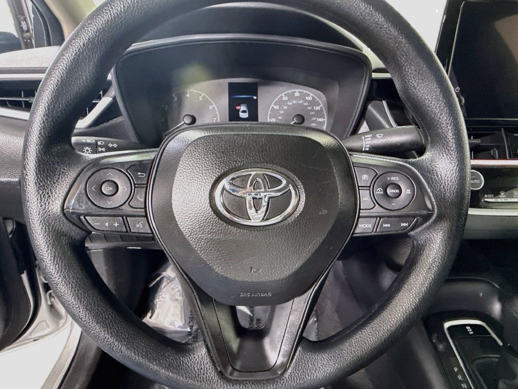Used 2025 Toyota Corolla LE FWD image 12