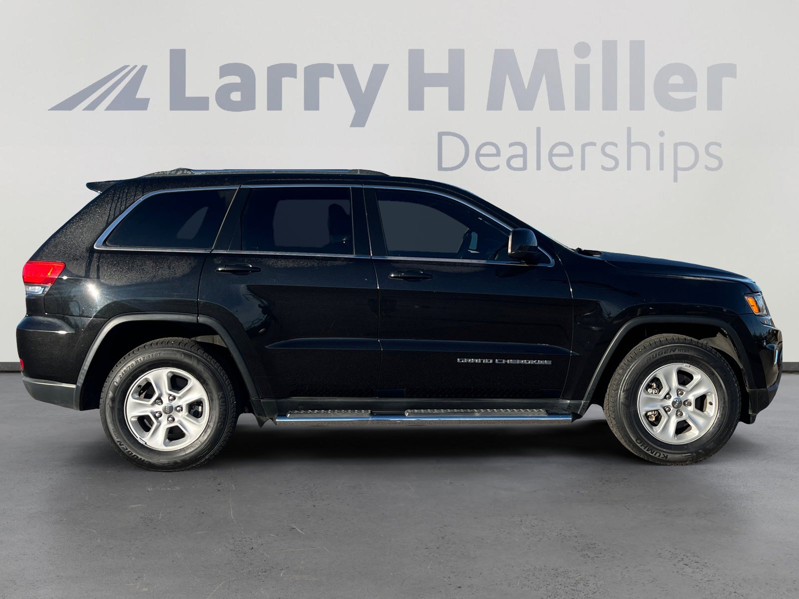Used 2015 Jeep Grand Cherokee Laredo w/ Quick Order Package 23E image 6